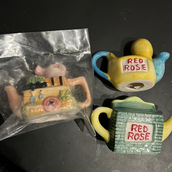 Vintage Red Rose Tea Pot Figurines - 5 pieces - Picture 5 of 5